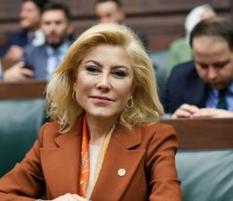 Şebnem Bursalı Aksoy’dan, İzmir Büyükşehir Belediye Başkanı Cemil Tugay’a Sert Tepki