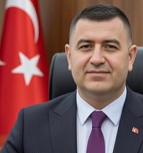 Murat VİLKEN: “Ezan ve Bayrak Söylemleri İle Siyaset Yapılmaz”