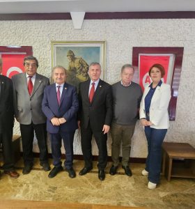 Özdağ’dan Zeybek’e nezaket ziyareti