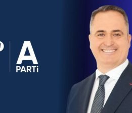 İzmir Siyasetinde Kartlar Yeniden Karılıyor: Anahtar Parti’de Cüneyt Ege Dönemi Başladı!