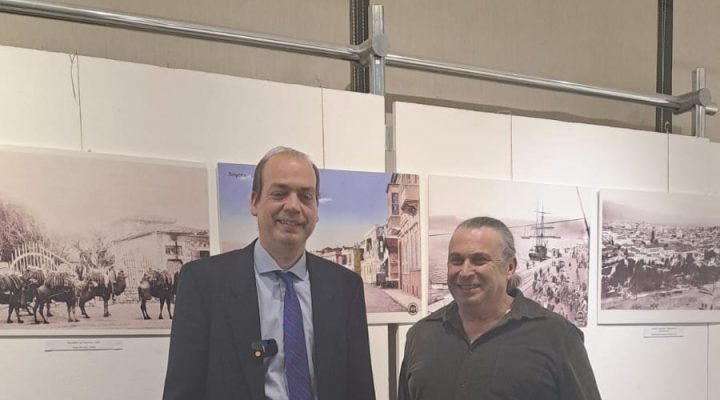 İzmirli Koleksiyoner Mert Rüstem, Dördüncü Fotoğraf Sergisini Atina’da Açıyor