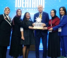 Karşıyakalı AK Kadınlardan Büyük Başarı