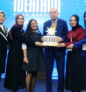 Karşıyakalı AK Kadınlardan Büyük Başarı