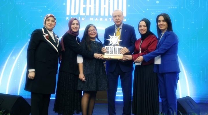 Karşıyakalı AK Kadınlardan Büyük Başarı