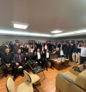 İzmir’de Maraşder güven tazeledi, Safa Narlı yeniden Başkan