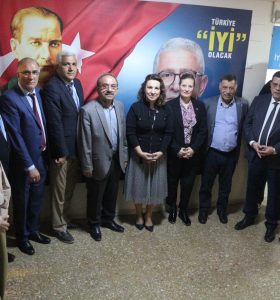 İzmir’de Türk Dünyası Rüzgarı: Azerbaycan Dost Dernekleri’nden İYİ Parti’ye Anlamlı Ziyaret