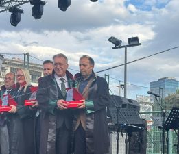 İzmir’in Ceza Hukukunda Güvenin Adı Ünlü Av. Burhan Günay