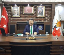 AK Başkan Başdaş’tan Yeşildere’deki Atatürk Maskı Tepkisi