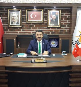 AK Başkan Başdaş’tan Yeşildere’deki Atatürk Maskı Tepkisi