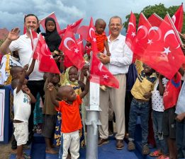 İYİLİĞİN ADI TÜRKİYE, UMUDUN ADI KANATSIZ MELEKLER