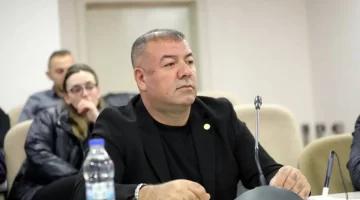 Latif Aydemir’den Körfez Kokusu Çıkışı: “Bu Koku Kendiliğinden Oluşmuyor”